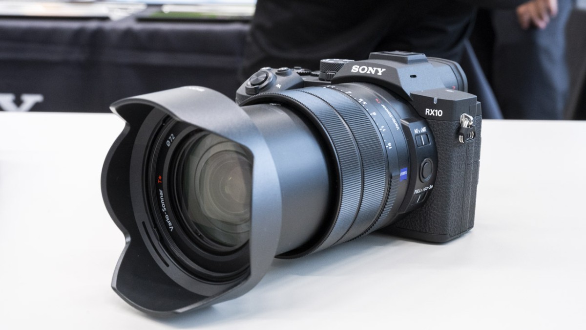 ソニー、「RX10 V」が登場！新たな撮影体験を提供